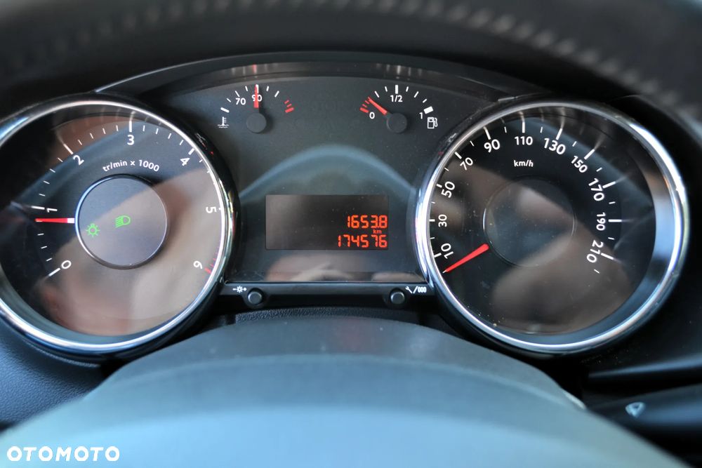 Peugeot 3008 1.6 HDi Trendy - 40