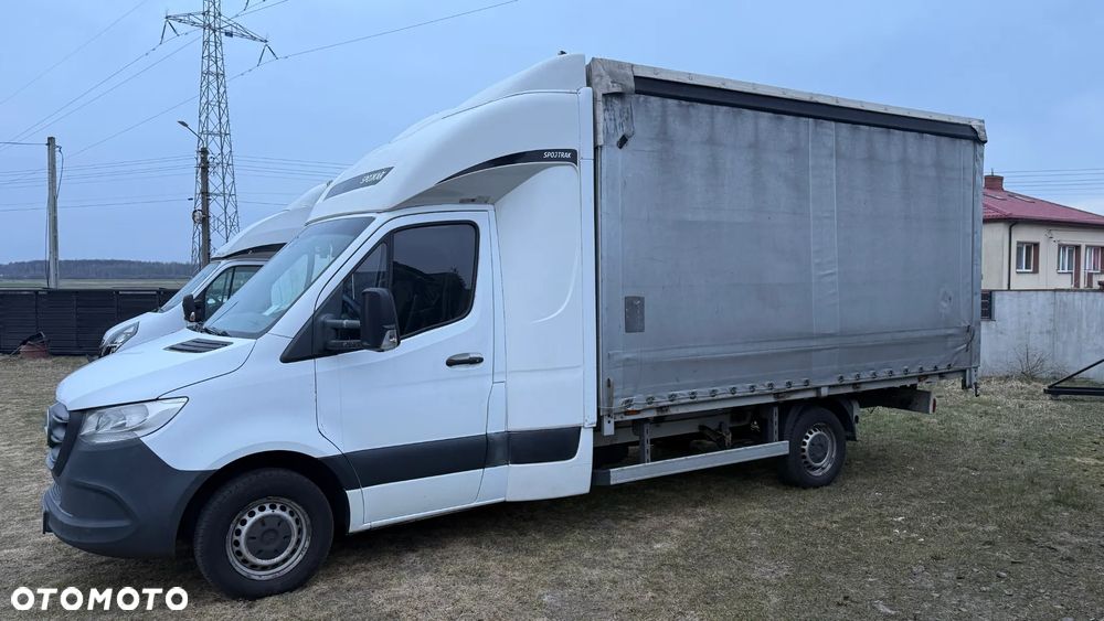 Mercedes-Benz W907 - 5