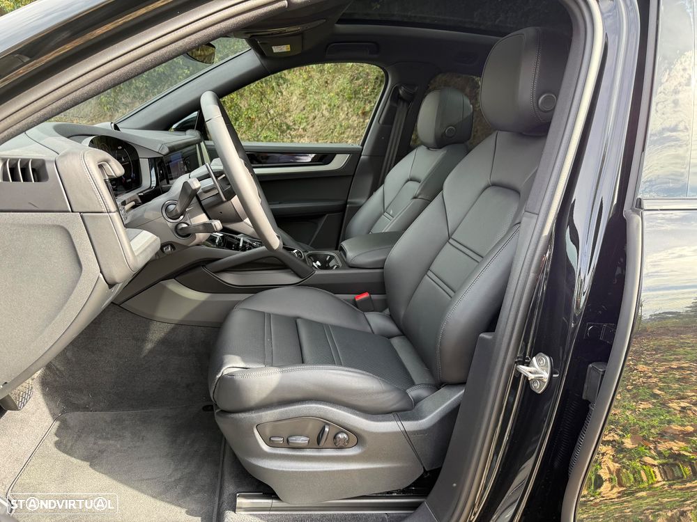 Porsche Cayenne Coupé E-Hybrid - 18