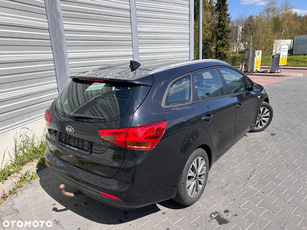 Kia Ceed 1.6 GDI Dream-Team Edition - 9