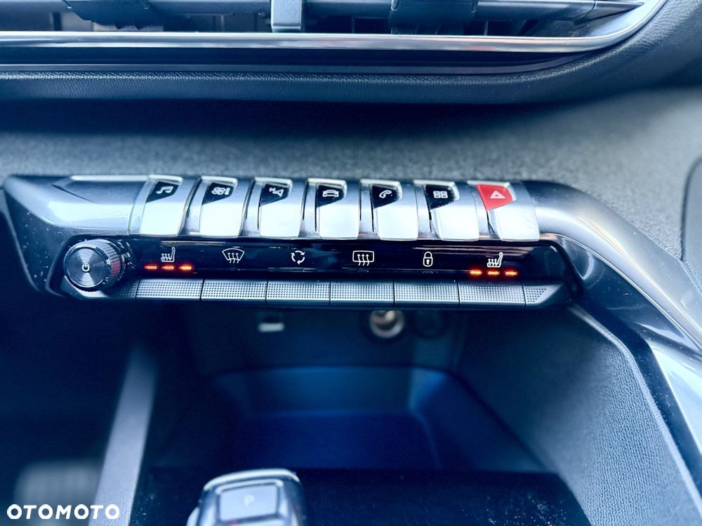 Peugeot 3008 1.6 PureTech GPF GT Line S&S EAT8 - 29