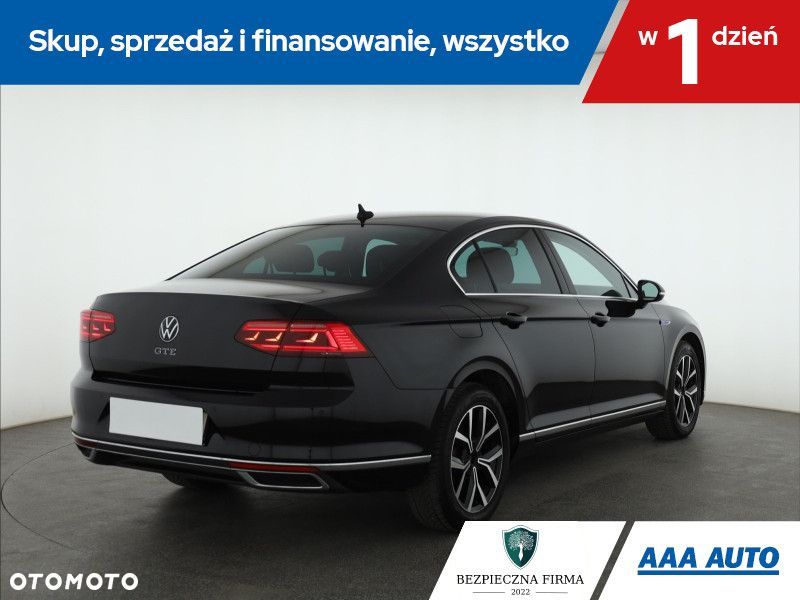 Volkswagen Passat - 7