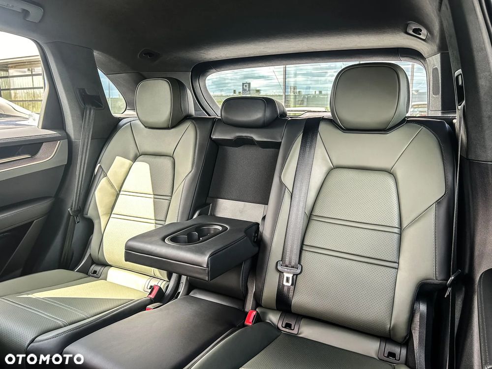 Porsche Cayenne - 23