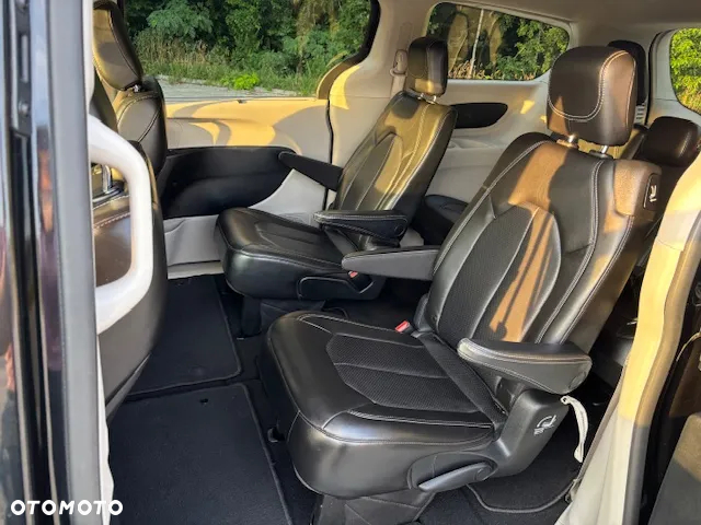 Chrysler Voyager - 15