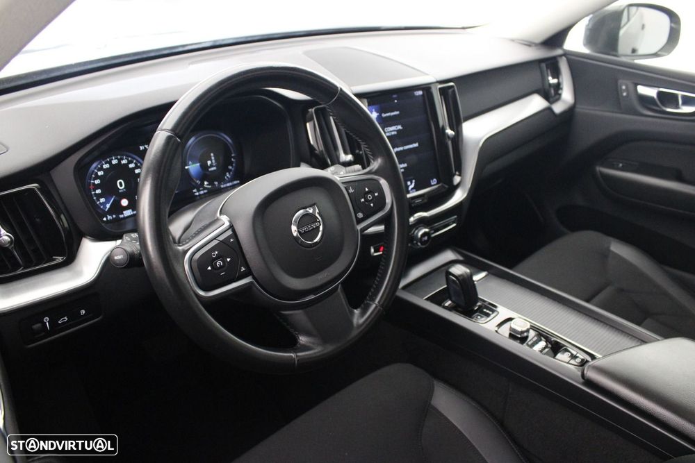 Volvo XC 60 2.0 T8 PHEV Momentum AWD — fotografia 39