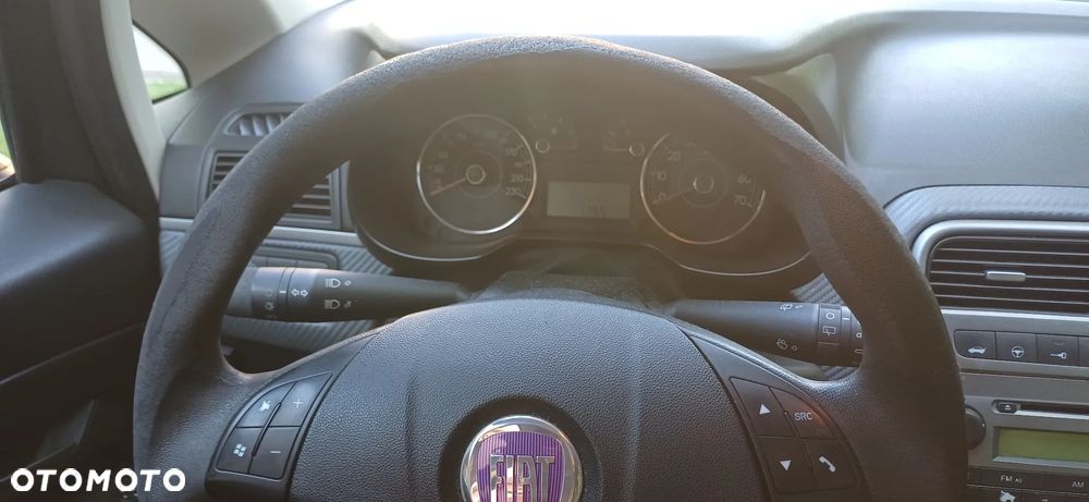 Fiat Grande Punto Actual 1.4 8V Estiva Blue&Me - 4