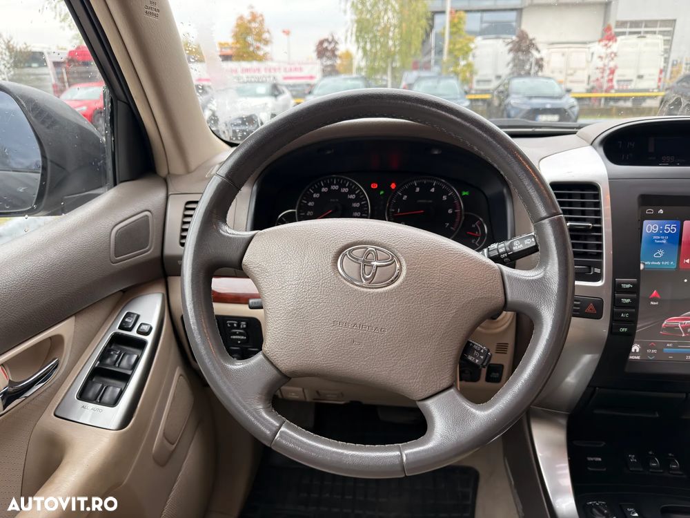 Toyota Land Cruiser 300 - 15