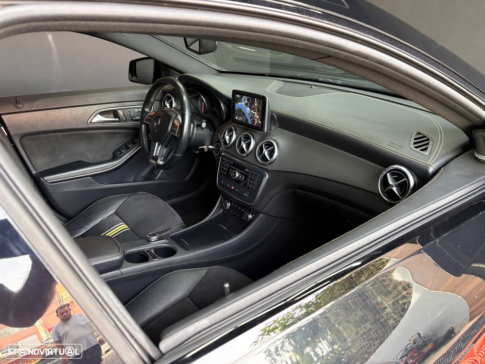 Mercedes-Benz CLA 220 CDI 7G-DCT AMG Line - 54