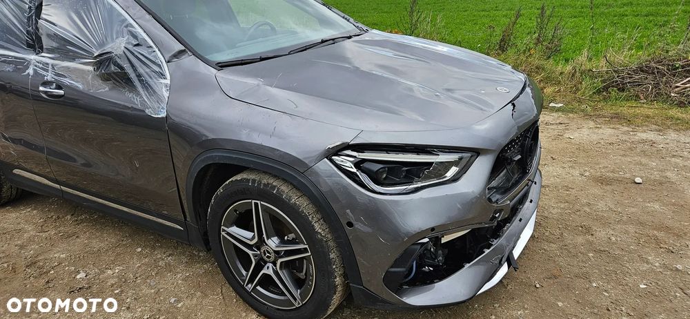 Mercedes-Benz GLA - 9