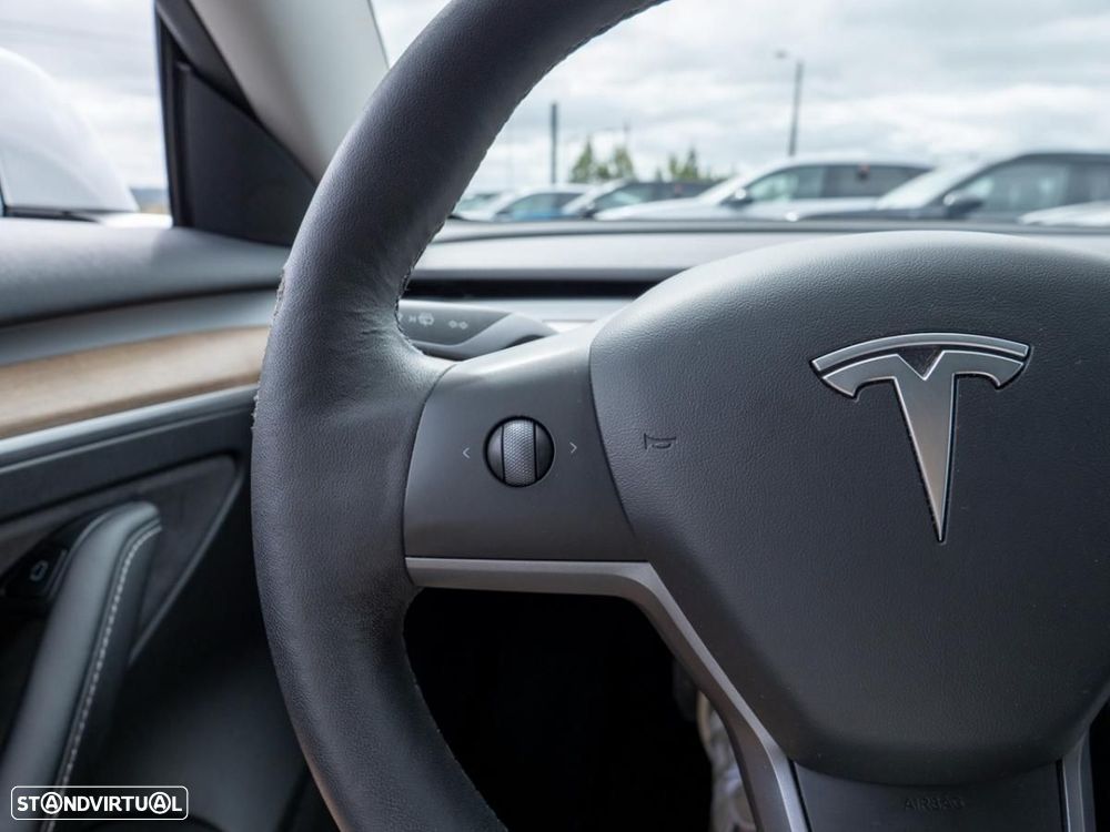 Tesla Model 3 - 31