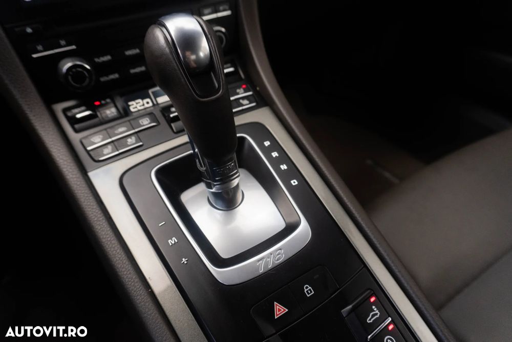 Porsche Cayman 718 PDK - 25