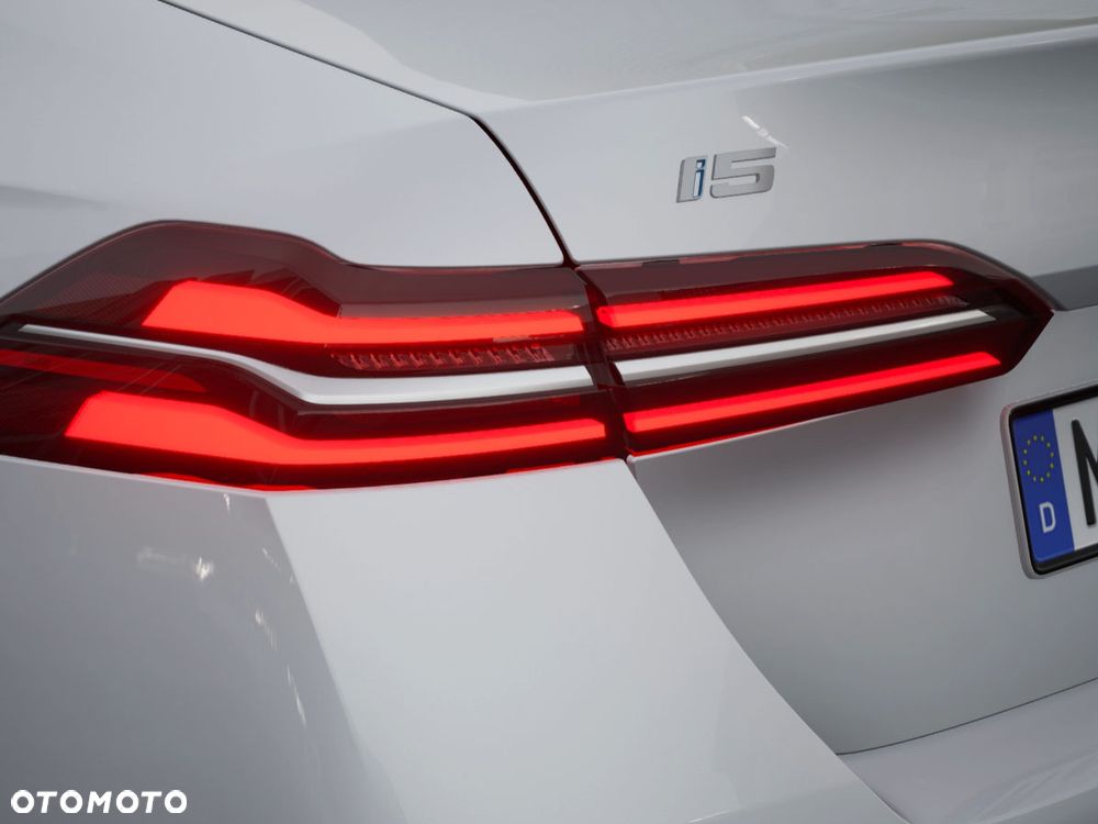 BMW i5 83.9kWh eDrive40 - 9
