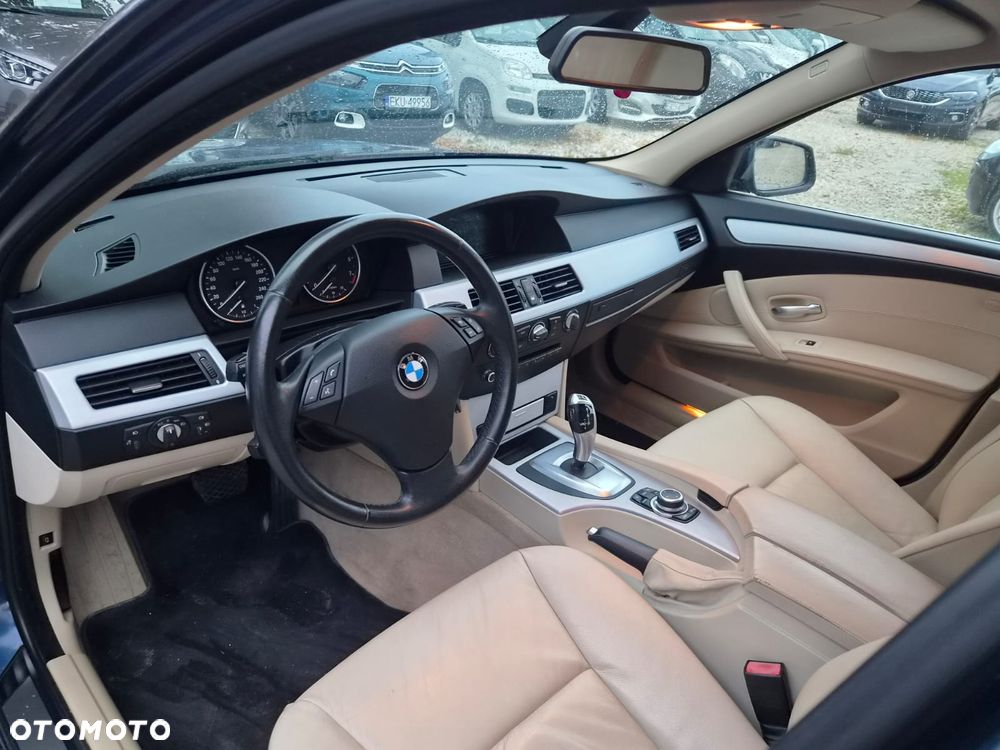 BMW Seria 5 520i - 26