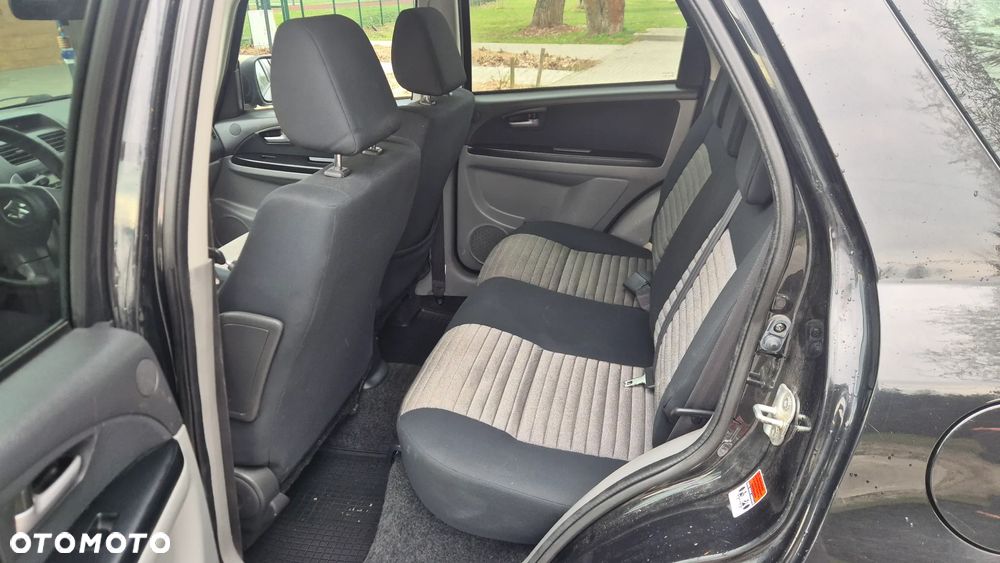 Suzuki SX4 1.6 VVT 4x4 Club - 10