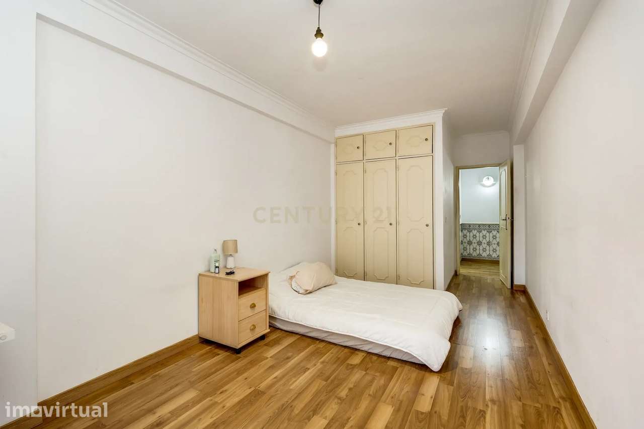 Excelente apartamento T1 em Massamá (6ª fase) - Grande imagem: 2/18