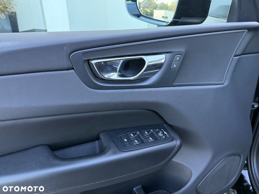 Volvo XC 60 B4 D Geartronic Momentum Pro - 30