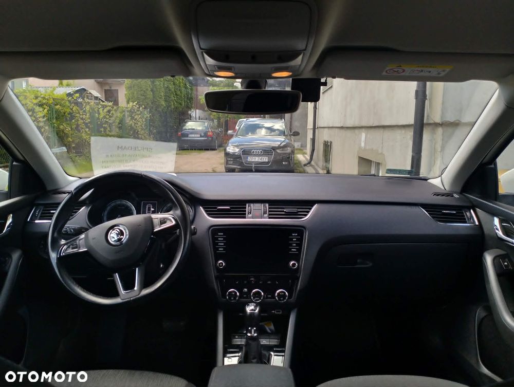 Skoda Octavia 2.0 TDI SCR Clever DSG - 34