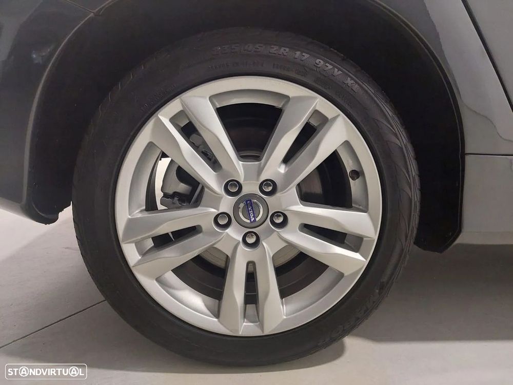 Volvo V60 2.0 D3 Momentum - 24