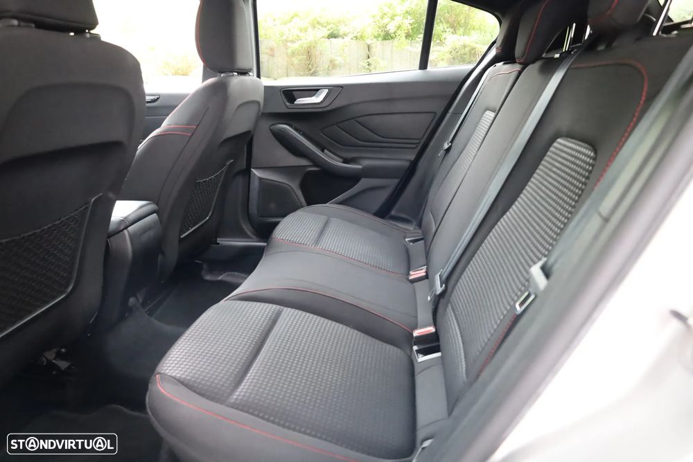 Ford Focus 1.0 EcoBoost MHEV ST-Line Aut. - 48