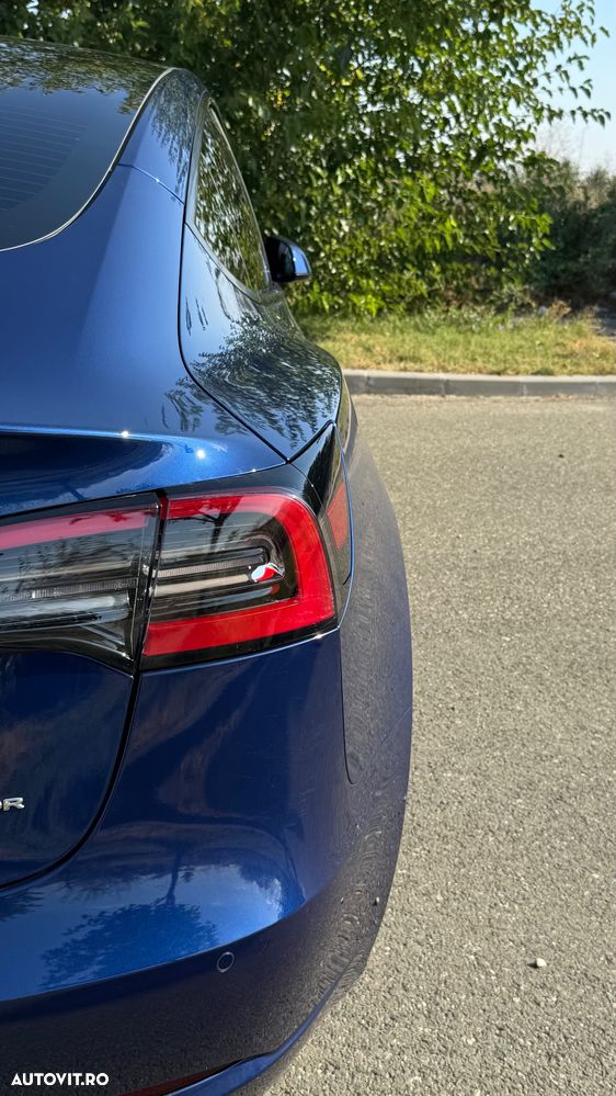 Tesla Model 3 - 7