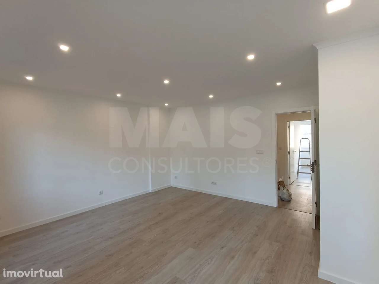 T2 Remodelado Damaia de Cima - Grande imagem: 3/6