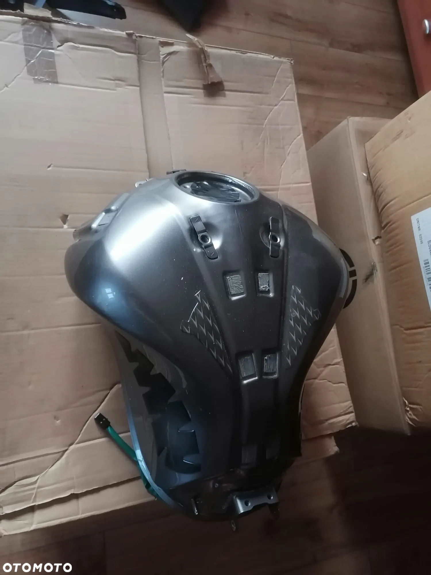 EU Zbiornik Bak Kawasaki Z1000 14-17 igła z pompą - 2