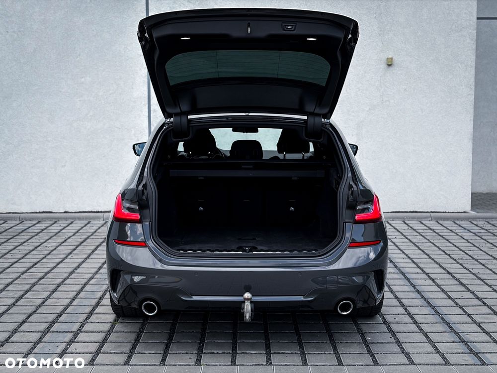 BMW Seria 3 320d Edition M Sport Shadow - 11