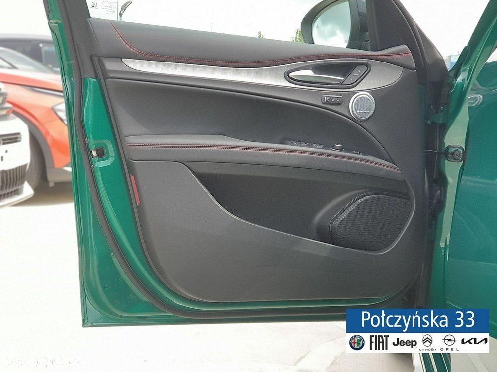 Alfa Romeo Stelvio - 10