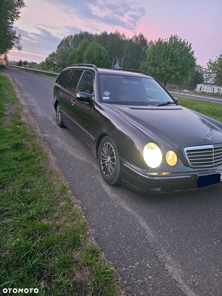 Mercedes-Benz Klasa E 320 T CDI Avantgarde - 2