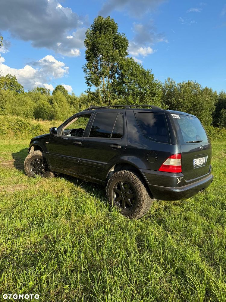Mercedes-Benz ML - 15