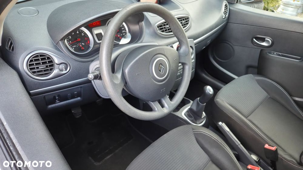 Renault Clio 1.2 16V 75 Collection - 19