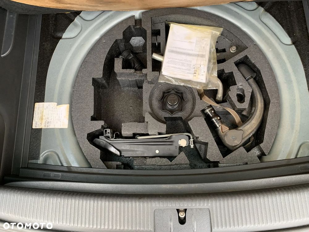 Volkswagen Golf Plus 1.9 TDI DSG Comfortline - 8