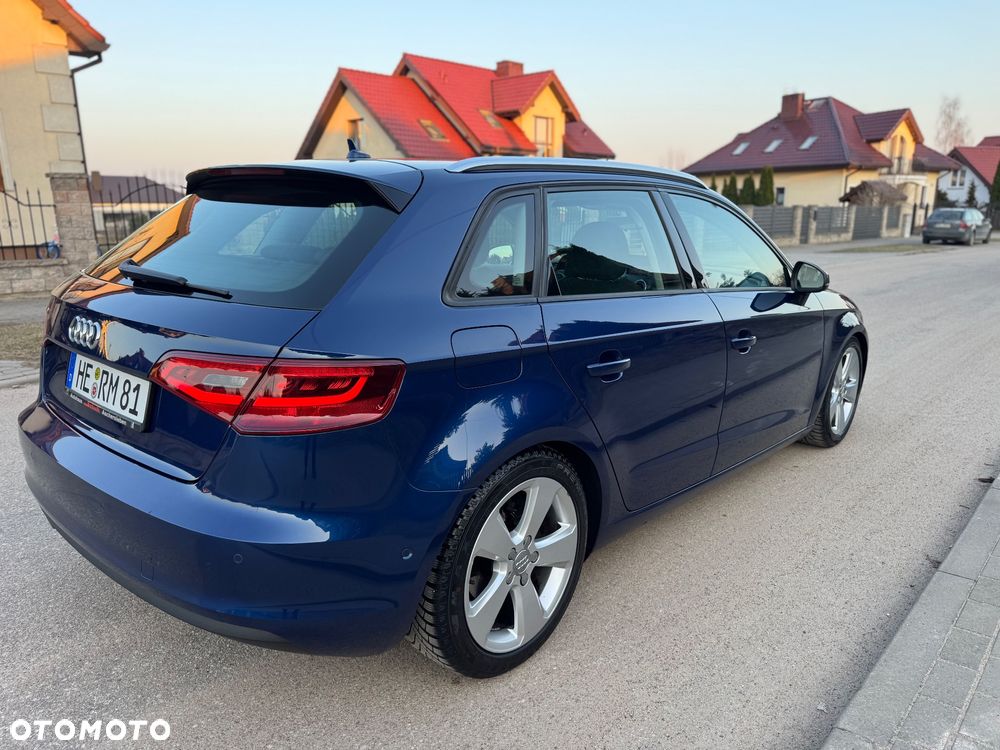 Audi A3 Sportback 1.6 TDI (clean diesel) S line Sportpaket - 4