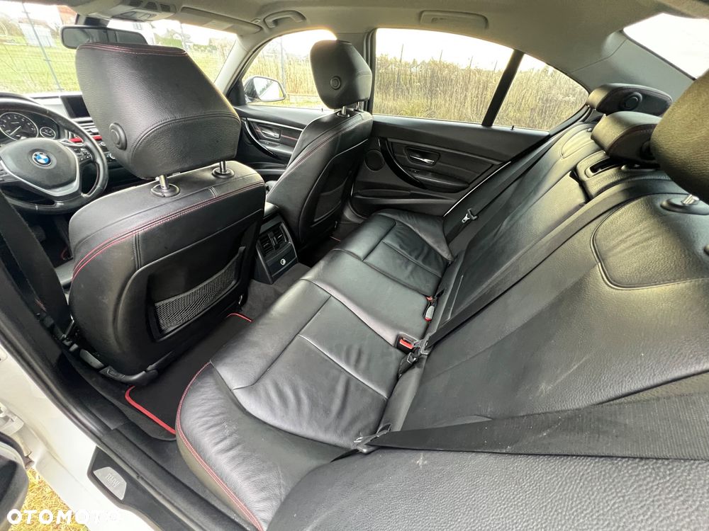 BMW Seria 3 320i Sport Line - 10