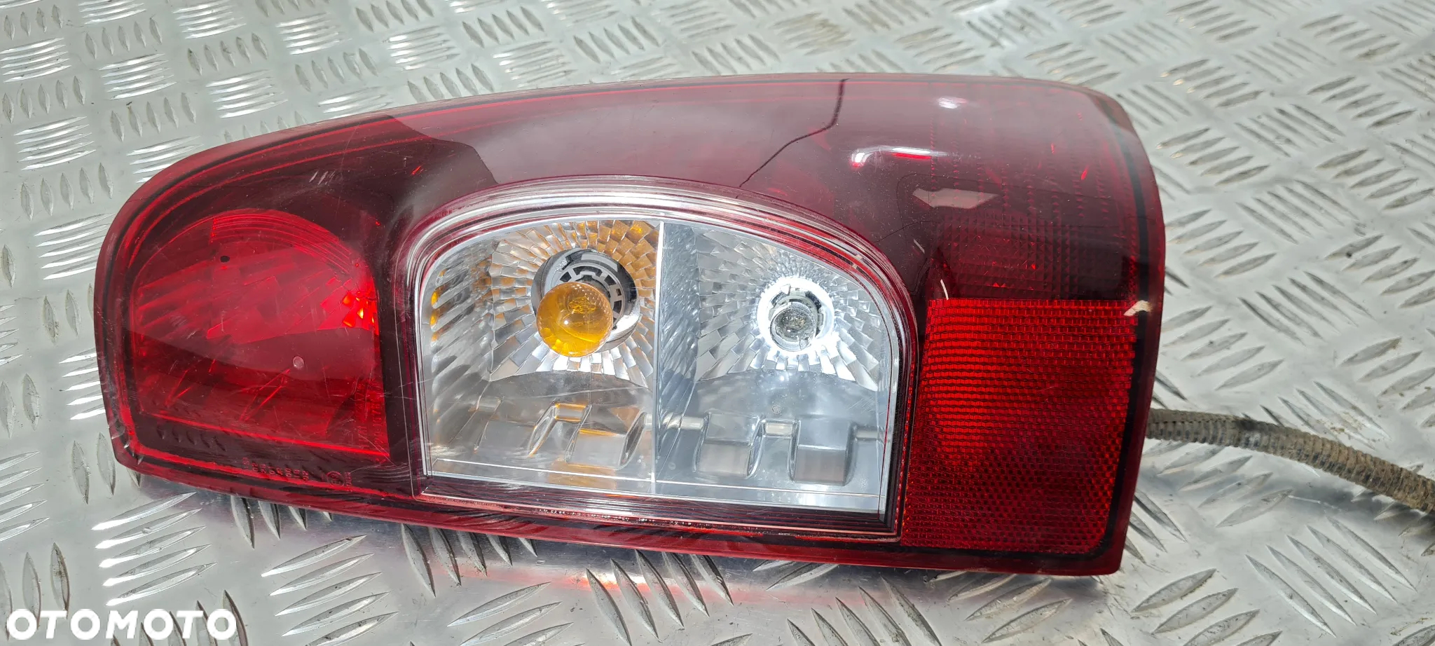 Isuzu D-Max I Lampa Tył - 10