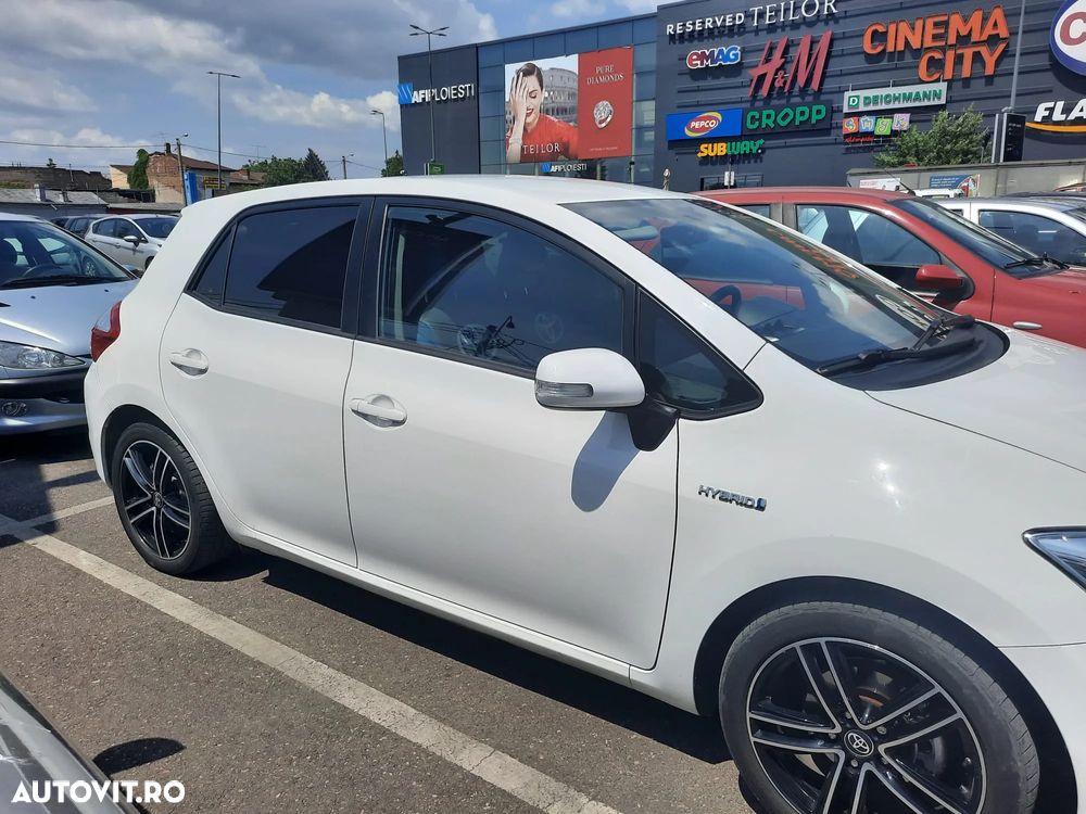 Toyota Auris 1.8 L VVT-i Luna - 5