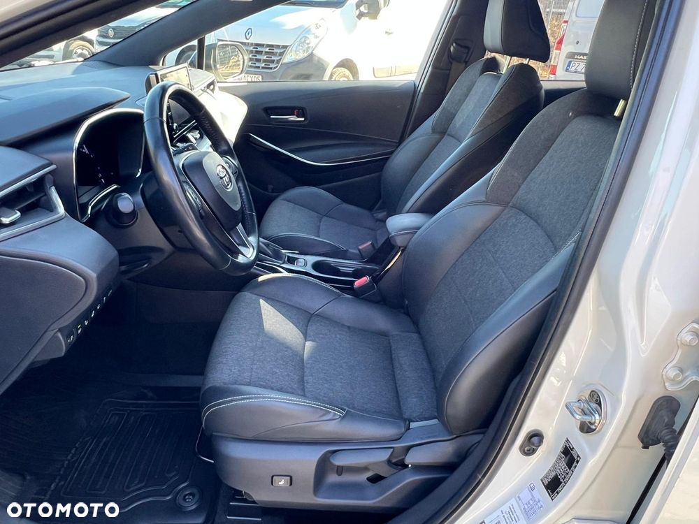 Toyota Corolla 1.8 Hybrid Executive - 17