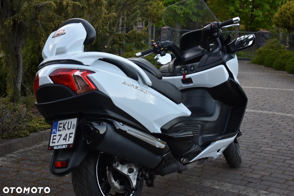 Suzuki Burgman - 13