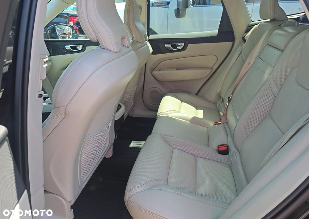 Volvo XC 60 - 16