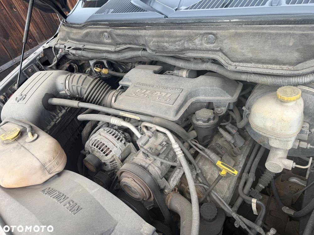 Dodge RAM 5.7 4WD HEMI - 4
