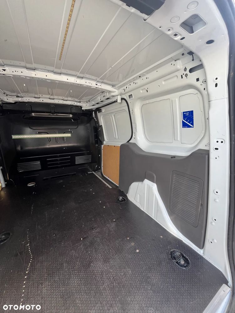 Ford Transit Connect - 13