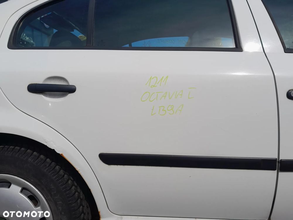 SKODA OCTAVIA 1 DRZWI PRAWE TYLNE PRAWY TYŁ KOLOR: LB9A - 1