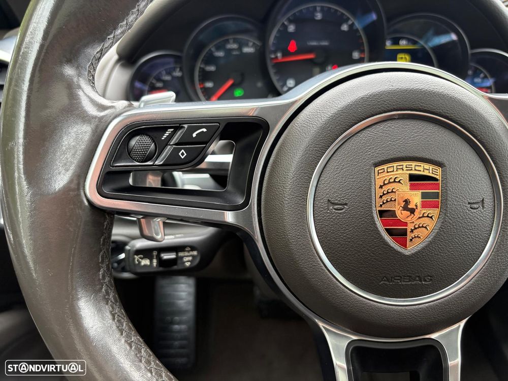 Porsche Cayenne Platinum Edition - 29