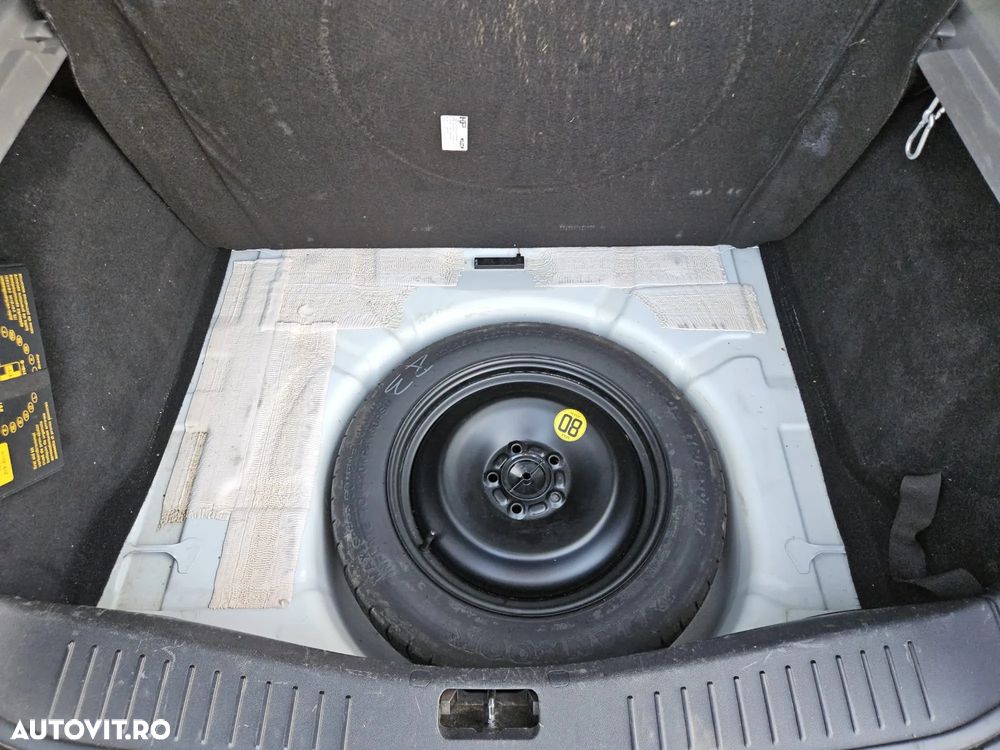 Ford Focus 1.6 TDCi DPF Titanium - 32