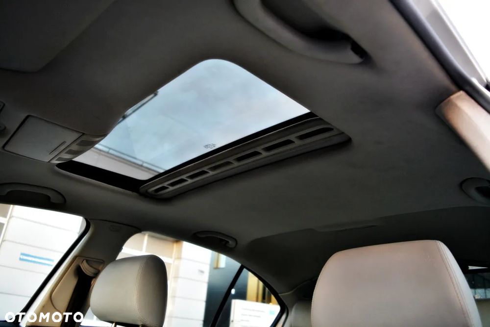 Skoda Octavia 2.0 TDI DPF DSG Laurin & Klement - 6