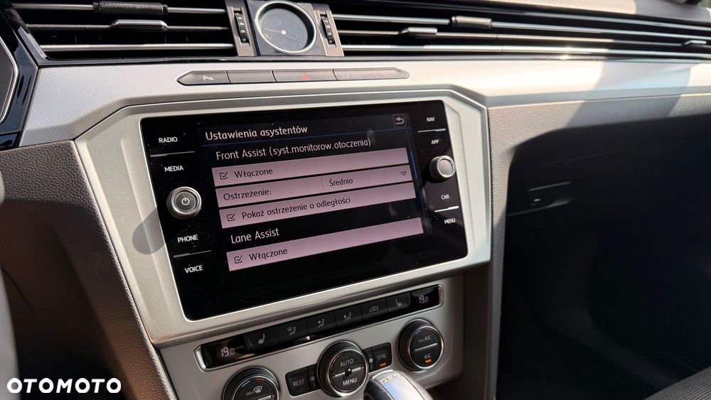 Volkswagen Passat 1.8 TSI BMT Comfortline DSG - 32