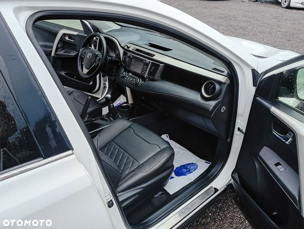 Toyota RAV4 - 10