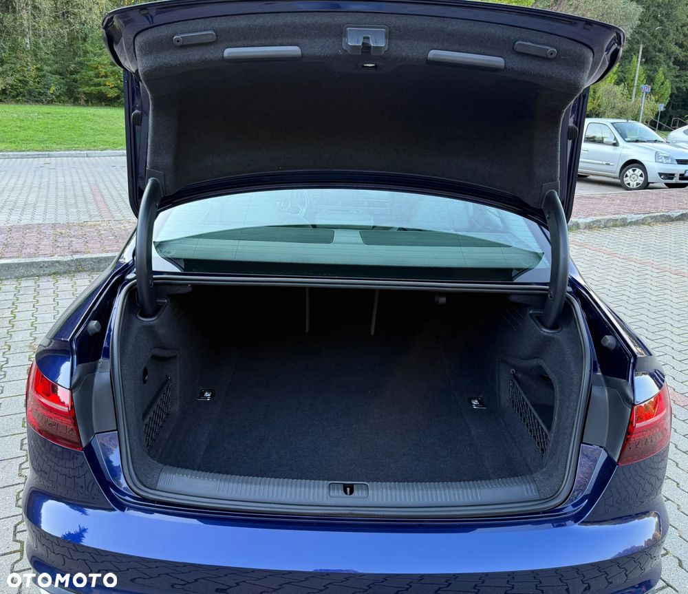 Audi A4 Limousine 40 TFSI S tronic - 7