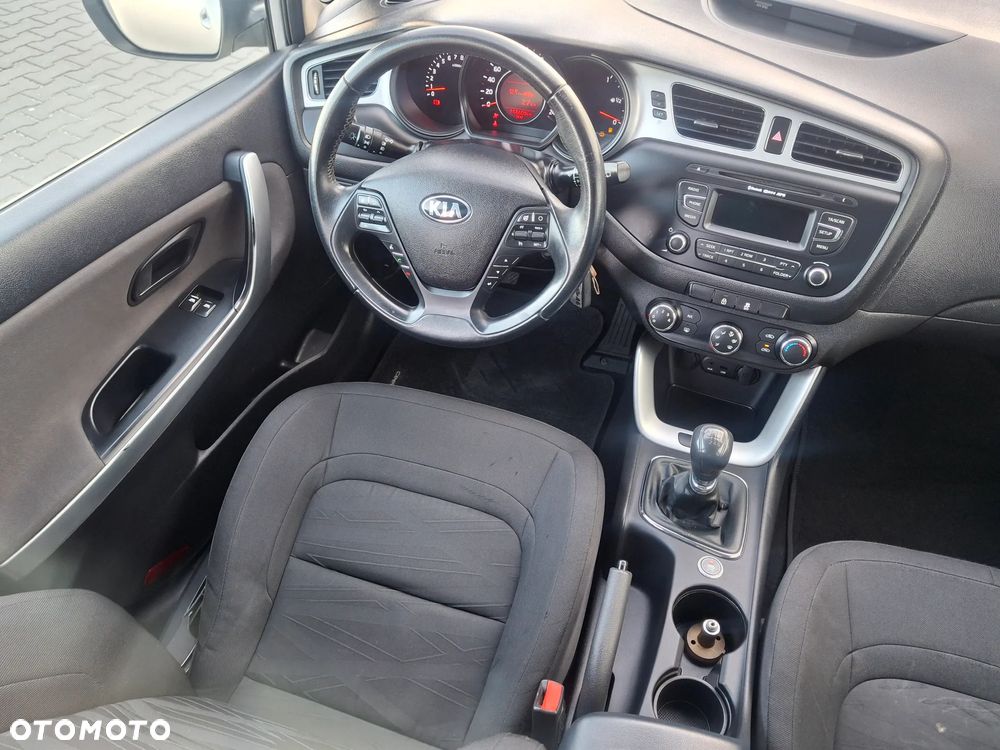 Kia Ceed 1.4 CVVT Dream Team Edition - 22