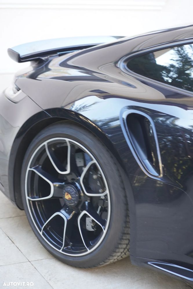 Porsche 911-TURBO-S - 11